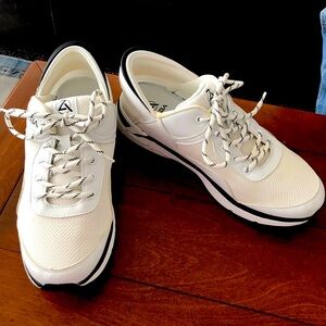 Zeba Hands Free Athletic Sneakers Shoes Mens Size 12 White Black Walking